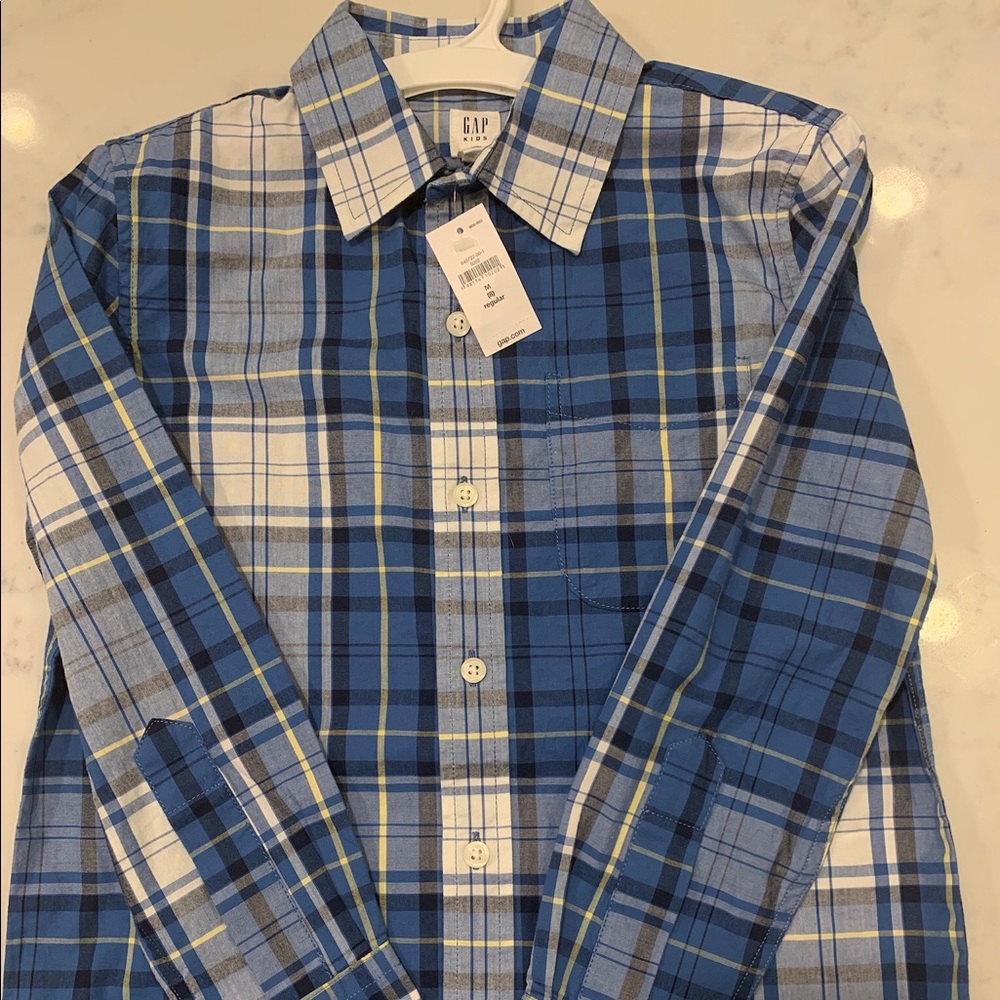 New boys Gap button down shirt